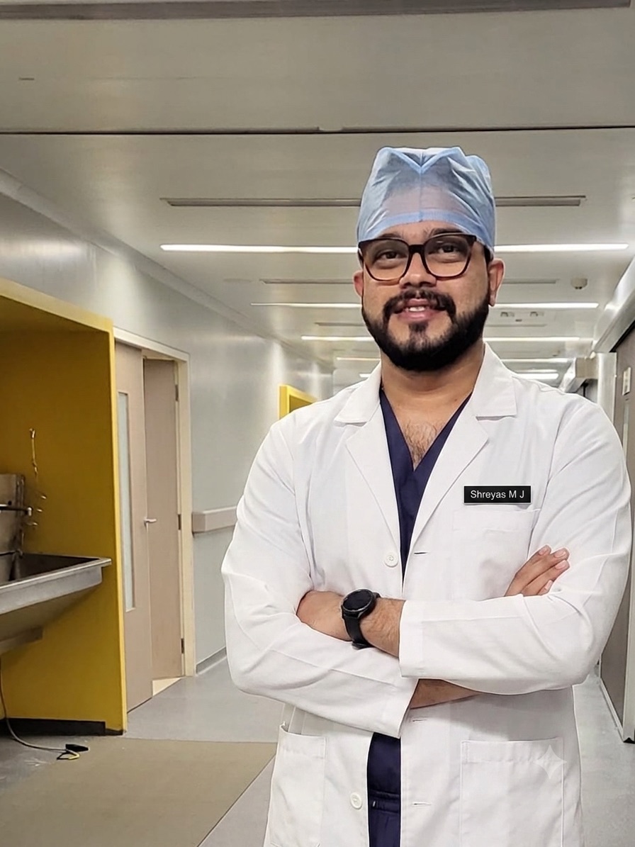 Orthopaedic Surgeon, Arthroscopy & Sports Medicine